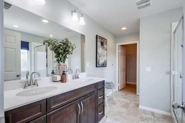 Bathroom, Dual Sink Vanities, Interior, Recessed Lighting