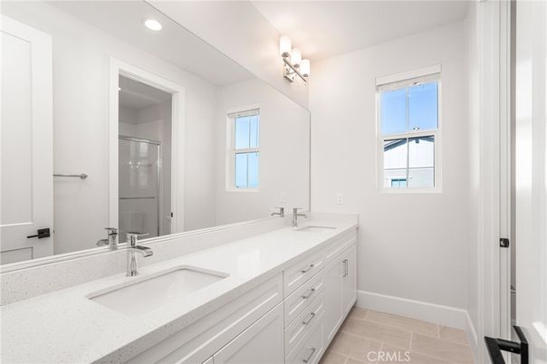 Bathroom, Dual Sink Vanities, Interior, Recessed Lighting