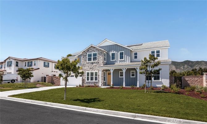 Exterior, Facade, Farmhouse