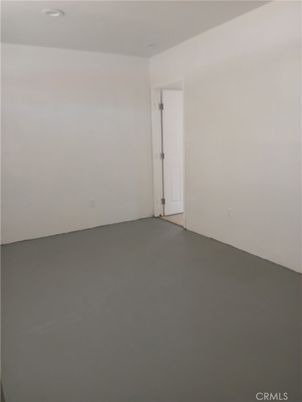 Empty room, Interior