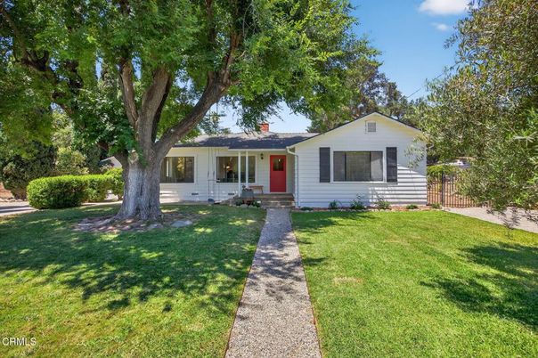 Backyard, Exterior, Facade, Ranch