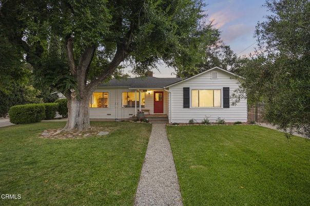 Backyard, Exterior, Facade, Ranch
