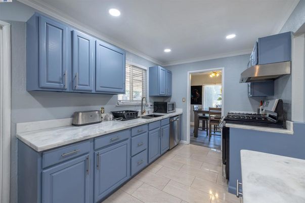 Dining room, Interior, Kitchen, Recessed Lighting