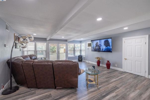 Interior, Living room, Recessed Lighting, Wood Texture Flooring