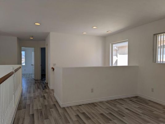 Empty room, Interior, Recessed Lighting, Wood Texture Flooring