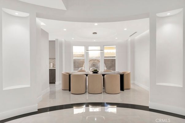 Dining room, Interior, Pendant Lights, Recessed Lighting