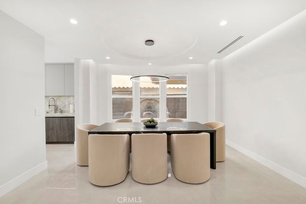 Dining room, Interior, Pendant Lights, Recessed Lighting