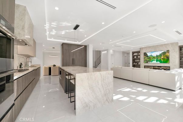 Interior, Kitchen, Living room, Pendant Lights, Recessed Lighting, Stainless Steel Appliances