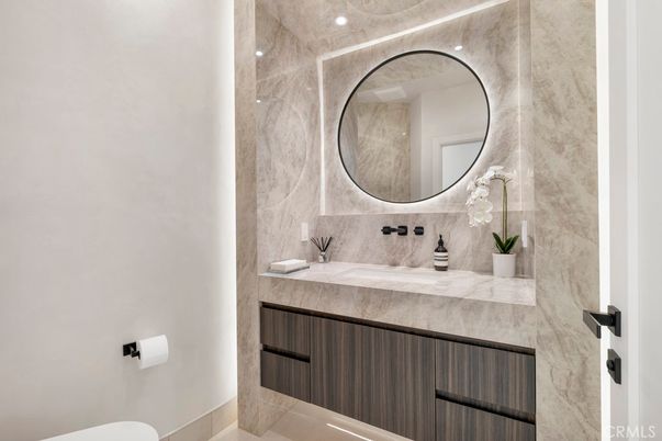 Bathroom, Interior, Tile Countertops
