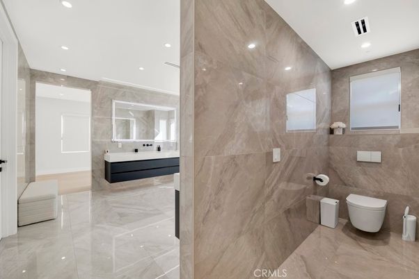 Bathroom, Interior, Marble Walls, Recessed Lighting