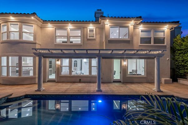 Exterior, Facade, Pool, Mediterranean
