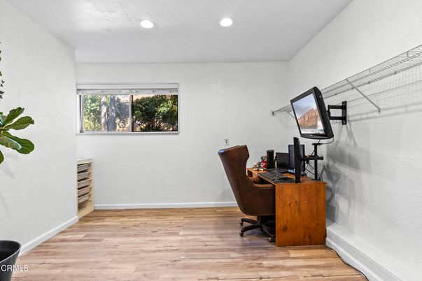 Home Office, Interior, Recessed Lighting, Wood Texture Flooring