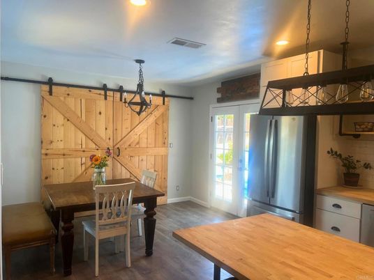 Chandelier, Dining room, Interior, Kitchen, Pendant Lights, Recessed Lighting, Wood Texture Flooring