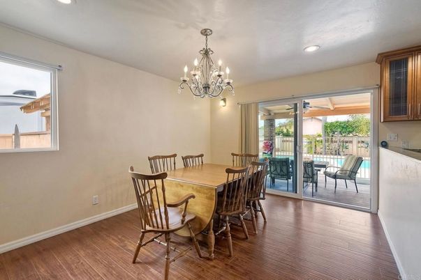 Chandelier, Dining room, Interior, Recessed Lighting, Wood Texture Flooring