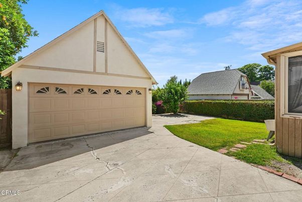 Detached Garage, Exterior
