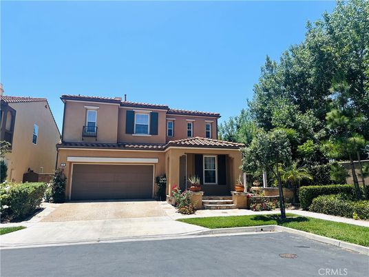 Attached, Exterior, Facade, Mediterranean