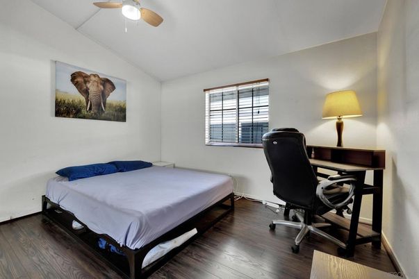 Bedroom, Home Office, Interior, Wood Texture Flooring