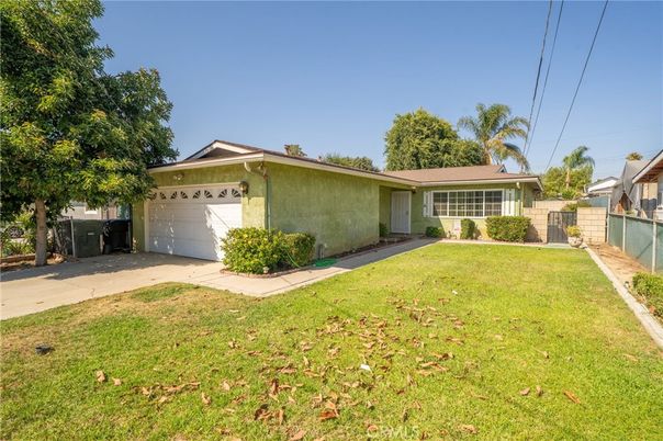 Backyard, Detached Garage, Exterior