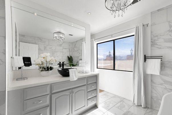 Bathroom, Interior, Marble, Marble Walls, Recessed Lighting