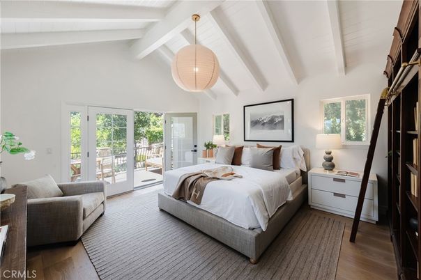 Bedroom, Interior, Pendant Lights, Wood Texture Flooring