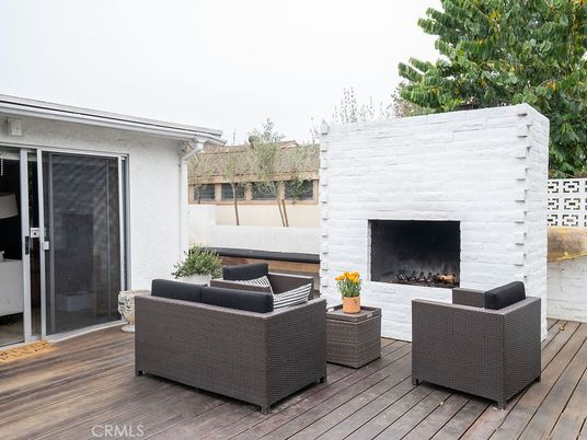 Exterior, Fireplace