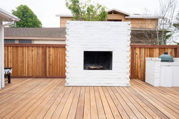 Exterior, Fireplace