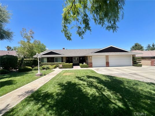 Attached, Backyard, Exterior, Facade, Brick Facade, Ranch
