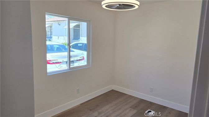 Interior, Pendant Lights, Wood Texture Flooring