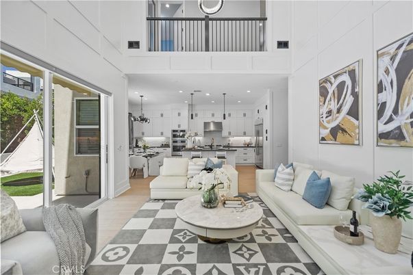 Interior, Kitchen, Living room, Pendant Lights, Recessed Lighting, Stainless Steel Appliances