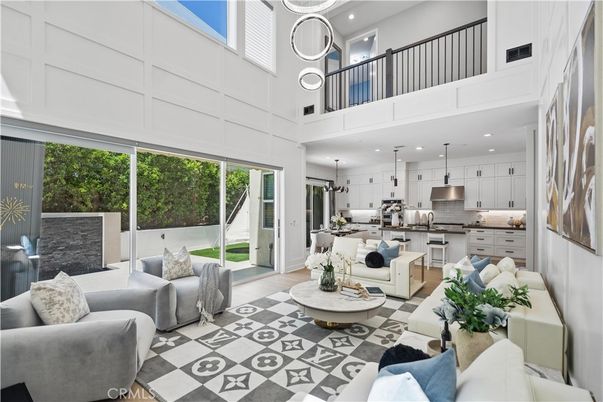 Interior, Kitchen, Living room, Pendant Lights, Recessed Lighting, Stainless Steel Appliances