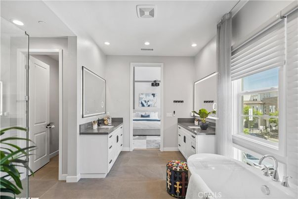 Bathroom, Dual Sink Vanities, Interior, Recessed Lighting