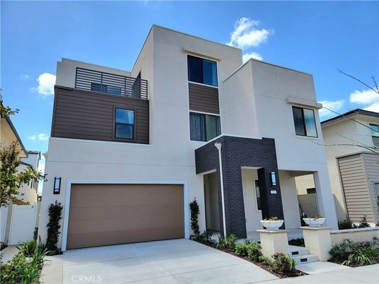 Attached, Exterior, Facade, Brick Facade, Modern