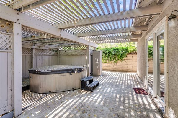 Exterior, Hot Tub