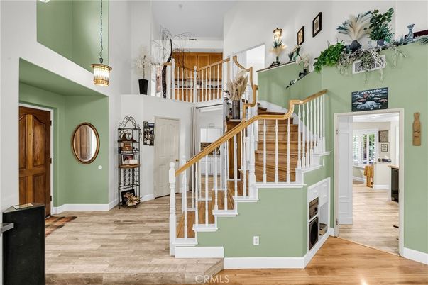 Interior, Pendant Lights, Wood Texture Flooring