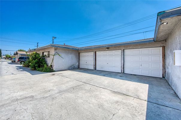 Detached Garage, Exterior