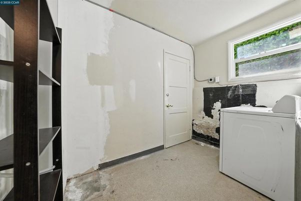 Interior, Washer