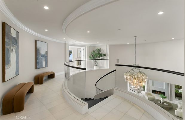 Chandelier, Fireplace, Interior, Recessed Lighting