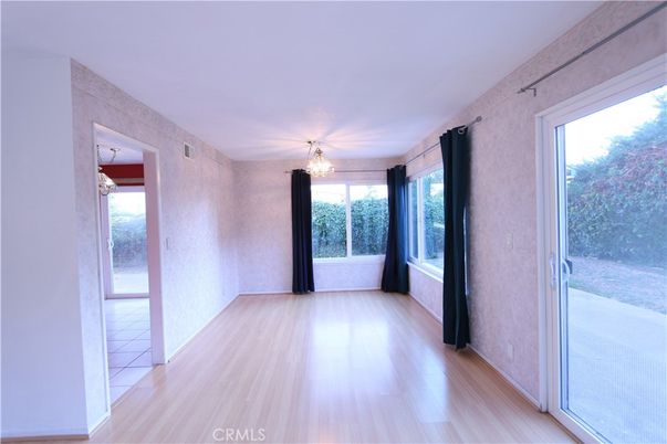 Chandelier, Empty room, Interior, Wood Texture Flooring