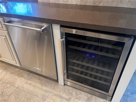 Interior, Stainless Steel Appliances
