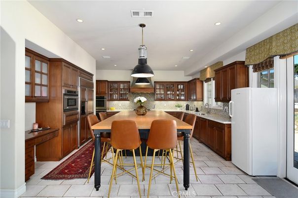 Dining room, Interior, Kitchen, Pendant Lights, Recessed Lighting, Stainless Steel Appliances