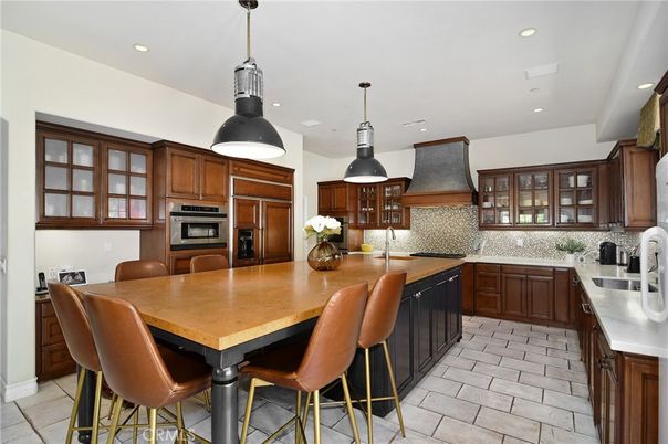 Dining room, Interior, Kitchen, Pendant Lights, Recessed Lighting, Stainless Steel Appliances
