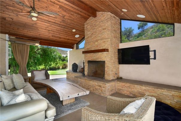 Exterior, Fireplace, Recessed Lighting