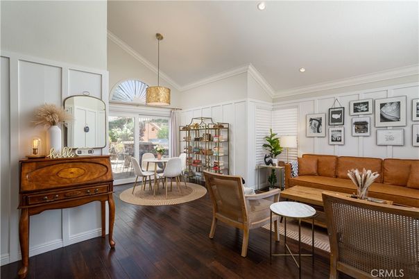 Dining room, Interior, Living room, Pendant Lights, Recessed Lighting, Wood Texture Flooring