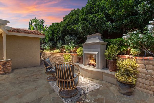 Exterior, Fireplace
