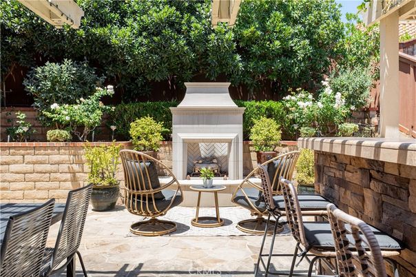 Exterior, Fireplace