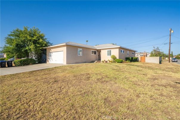 Backyard, Detached Garage, Exterior