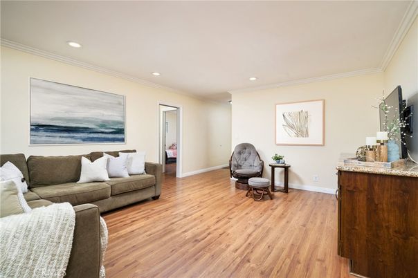 Interior, Living room, Recessed Lighting, Wood Texture Flooring