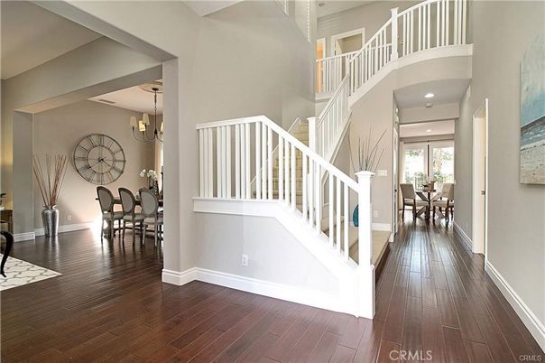 Chandelier, Dining room, Interior, Recessed Lighting, Wood Texture Flooring