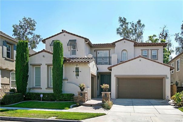 Attached, Exterior, Facade, Spanish Mediterranean