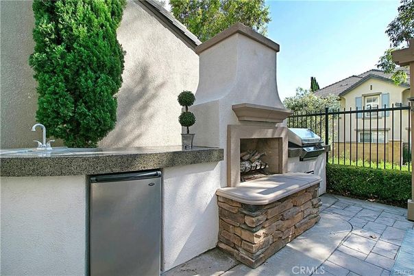 Exterior, Fireplace